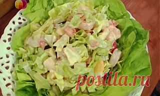 Салат из креветок и фруктов с домашним соусом (Спросите повара)