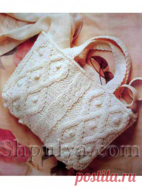 Белая сумка с узором из ромбов и шишечек, вязаная спицами — Шпуля - сайт о вязании