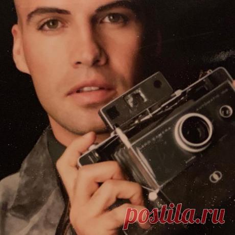 Билли Зейн отмечает 54-летие: как изменилась внешность звезды фильма Титаник