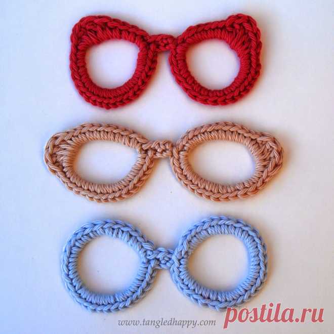 tangled happy: Eyeglasses Applique {Free Crochet Pattern}