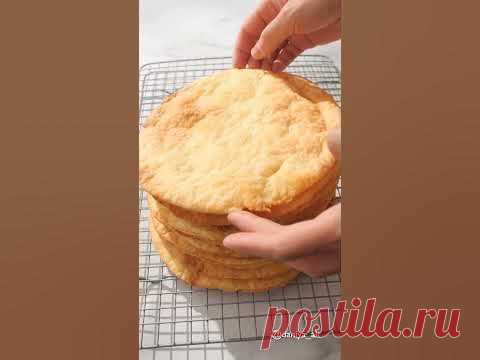 Коржи хрустящие, очень ломкие, работать с ними нужно аккуратно, в креме сливки с жирностью от 33%, но можно заменить на сливочное масло 🥰 Еще БОЛЬШЕ интерес...
