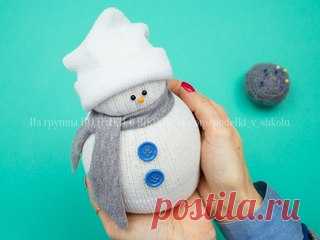 СНЕГОВИК
#зимние_поделки@podelki_v_shkolu
Чтобы сделать снеговика из носка своими руками как на фото выше, вам понадобятся:
- один махровый носок белого цвета
- рис
Показать полностью…