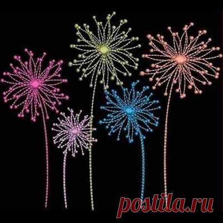 ​Нежная вышивка на темном фоне Нежная вышивка на темном фонеСмотрится это сказочно.И купить черную канву не составляет никаких проблем.