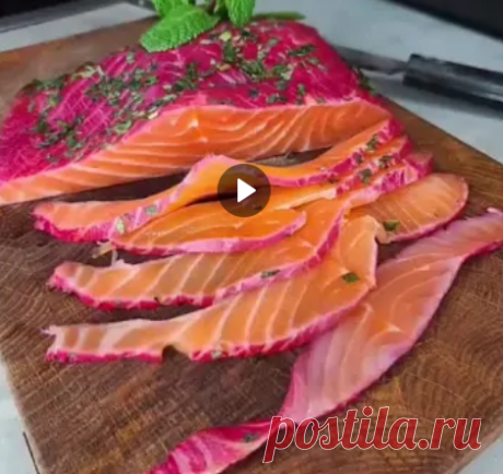 Малиновый с\с лосось.
Ингредиенты:
- охлажденный лосось 800гр
- мята 3 веточки
- малина замороженная 200гр
- базилик 1 веточка
- соль 3 ст.л
- сахар 1ст.л