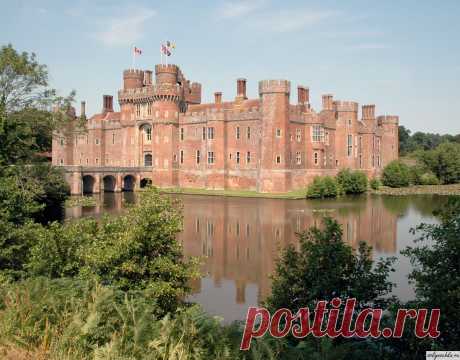 Замок Херстмонсо (англ. Herstmonceux Castle), Истборн, Англия, фото на тему "Здания"