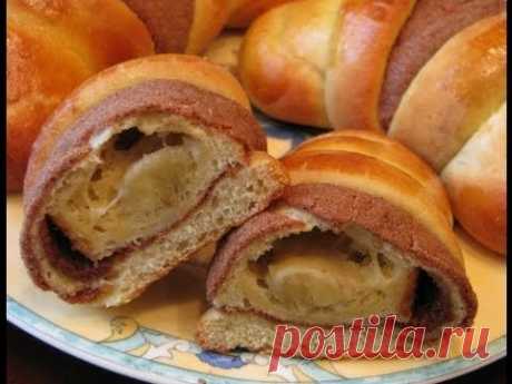 Мексиканские рогалики с бананом и корицей