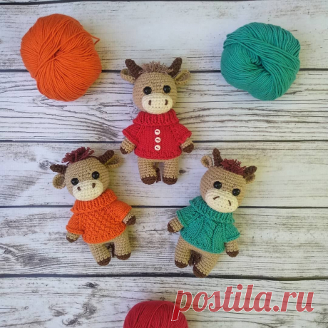 Вязаный бычок амигуруми в свитере | Hi Amigurumi