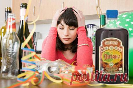 Первая помощь при интоксикации отравлении

Первая помощь при интоксикации--дать пострадавшему выпить не менее пяти литров.....