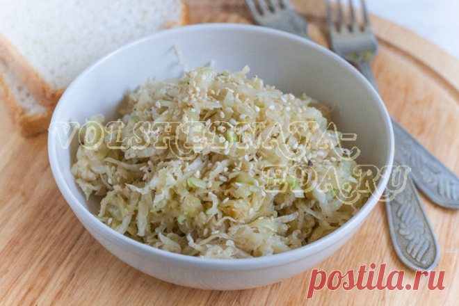 Хе из редьки 

Хе, или «хве» — вкуснейшая штука, в вегетарианской редакции тоже.


Интересный зимний салат из редьки, близкий родственник всеми любимого салата из корейской моркови. Этот свежий, чуть острый, арома…