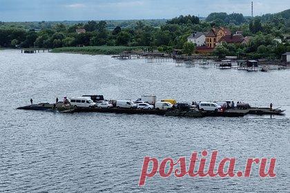 В Херсонской области атаковали буксир с мирными гражданами. В Херсонской области неизвестные обстреляли из стрелкового оружия буксир с мирными гражданами во время перемещения из Херсона на левый берег Днепра. «Буксир РБТ-1 "Ридса", перевозящий гражданское население на левобережье (...), при подходе к набережной Голая Пристань был обстрелян», — заявили в экстренных службах.