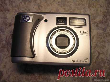 Меняем дисплей на цифровой камере HP Photosmart 935 И вот у меня на столе простенький ремонт. Нужно поменять дисплей на цифровой камере HP Photosmart 935. Обычно он проходит по категории «экспресс», то есть в течении часа. Если клиент не желает ждать- в течении суток будет лежать на выдаче...а там как заберет. Приятно с утра для разгону... выпить