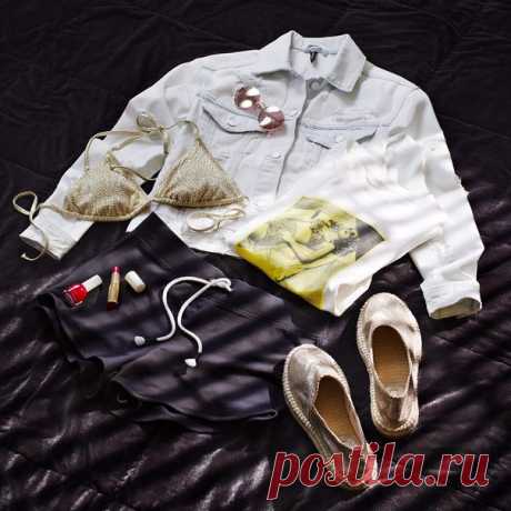 Создайте по-настоящему роскошный пляжный образ для приближающегося летнего сезона! Наденьте простые шорты, футболку с принтом и объемную куртку из денима, завершив образ ярко-красной помадой и актуальными аксессуарами. #HM