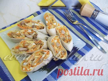 Рулет из лаваша с курицей и корейской морковью
