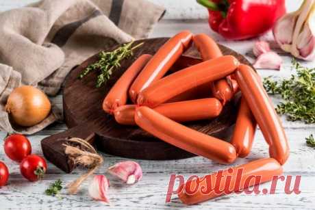 Плетёный пирог из слоёного теста с сосисками и сыром: пошаговый рецепт красивого и быстрого блюда, фото