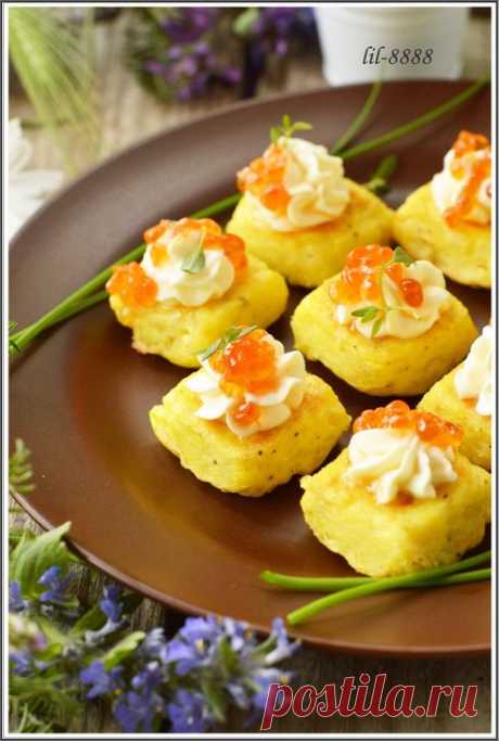 КАРТОФЕЛЬНЫЕ МИНИ-КЕКСЫ СО СЛИВОЧНЫМ СЫРОМ И ИКРОЙ