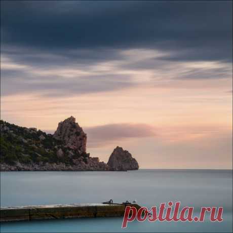 Пейзаж с чайкой. Фото: © Влад Соколовский. Крым, пос. Кацивели. | Пейзаж с чайкой — National Geographic Россия