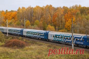 Перевозчик «Гранд Сервис Экспресс» утвердил схему движения поездов «Таврия» на маршрутах в Республику Крым и город Севастополь. Расписание, введенное после перехода на зимний график, будет действовать до апреля 2026 года.
Пассажирам доступны 10 круглогодичных поездов «Таврия», включая 4 ежедневных рейса из Москвы, 2 ежедневных поезда из Санкт-Петербурга.
4 поезда из других регионов России (Адлер, Кисловодск, Пермь, Омск). Билеты в Крым онлайн доступны за 90 дней до отправления поезда.