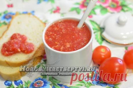 Хреновина рецепты Хреновина представляет собой острый соус, приготовленный из измельченных помидоров, хрена, чеснока и соли. Все ингредиенты пропускаются через мясорубку. Также может быть добавлен черный, красный, слад…