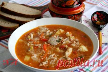 Томатный суп с курицей и рисом