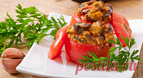 Помидоры, фаршированные баклажанами. - Вкусно всем Помидоры фаршированные баклажанами Ингредиенты: Помидоры - 8шт, Яйцо - 1шт Баклажаны (небольшие) - 3