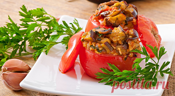 Помидоры, фаршированные баклажанами. - Вкусно всем Помидоры фаршированные баклажанами Ингредиенты: Помидоры - 8шт, Яйцо - 1шт Баклажаны (небольшие) - 3