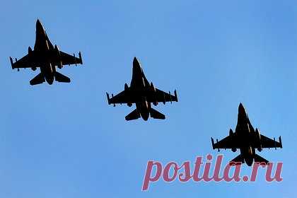 В КНДР обвинили США в развязывании ядерной катастрофы на Украине. В КНДР назвали поставку истребителей F-16 США Украине развязыванием ядерной катастрофы. Также Северная Корея заявила, что США не имеют права критиковать Москву и Пхеньян за совместное военно-техническое сотрудничество. Ранее США выражали обеспокоенность возможным сотрудничеством двух стран в сфере ракетных технологий.