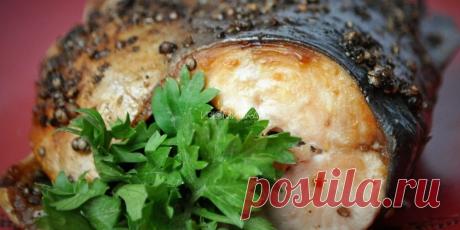 Вкусная горбуша в духовке и рецепт особого маринада Ознакомьтесь с меню, пожалуйста, - сегодня к столу будет подана невероятно вкусная горбуша в духовке - приготовленная с пряной хрустящей корочкой, тонким цитрусовым привкусом и едва уловимыми нотками оливкового масла. Рыба мариновалась специально для вас в смеси лимонного сока и только-только растертых зерен кориандра, а потом запекалась в фольге, чтобы сохранить весь сок и аромат. Вкусная горбуша в духовке получилась бла...