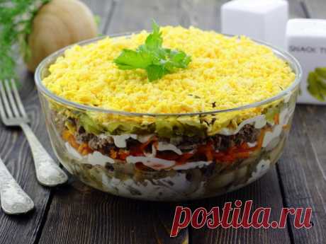 Салат «Печенкин» с куриной печенью — рецепт с фото Вкусный и сытный салат с куриной печенью, которым подходит и для домашнего обеда, и для праздничного стола.