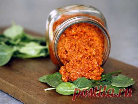 Красный соус песто