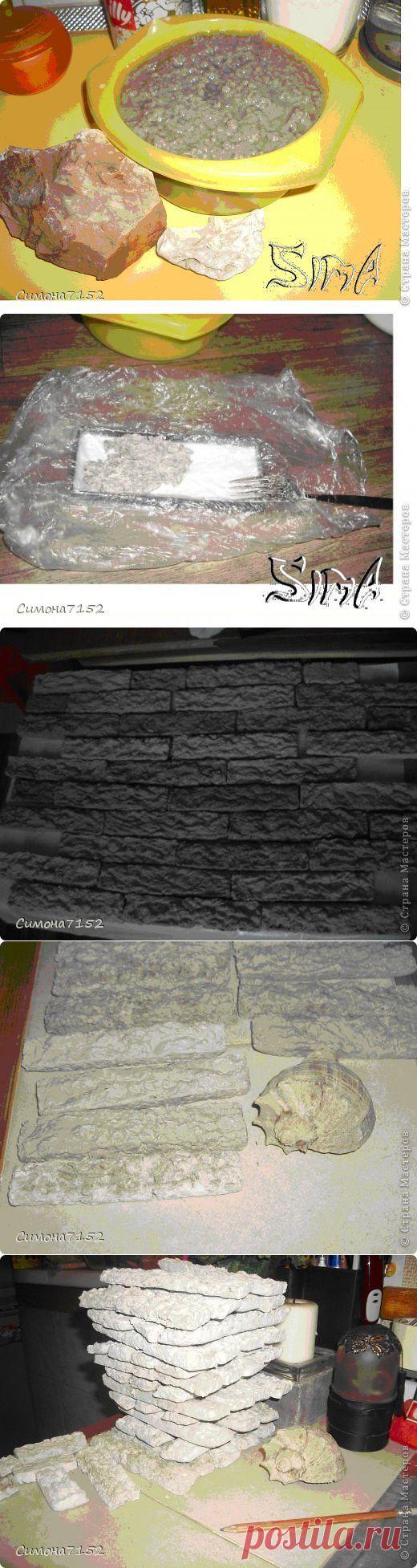 Процесс декорирования стены камнем из бумаги.