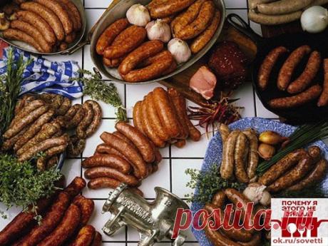 Оказывается вовсе не обязательно покупать колбасу в магазине, приготовьте её дома. Вот десятка самых простых и вкусных рецептов колбас... 
1. Сардельки молочные детские (духовые-порционные)...