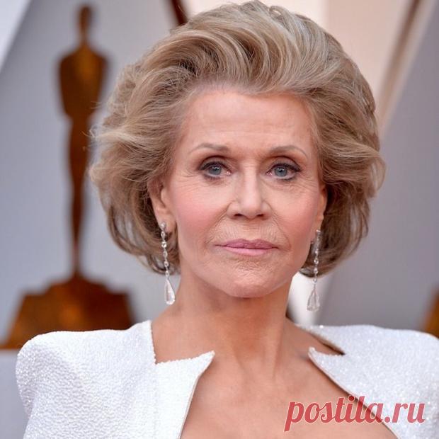 80-летняя Джейн Фонда выглядит на десятки лет моложе благодаря пластической операции