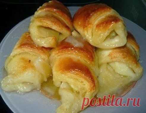 Слойки с яблоками.Безумно вкуснo!! Быстро, легко и ОЧЕНЬ вкусно! Рецепт совсем простой. !! Более подробно о рецепте можете узнать в источникe: шеф-повар Одноклассники, по ссылке fastppc.net/dOYG Рекомендуем посмотреть!!! Приятного аппетитa

Дорогие кулинары! Чтобы не потерять рецепт, жмите "Класс!", а потом "поделиться". Рецепт будет на вашей стене В Одноклассники. Всё ОК!