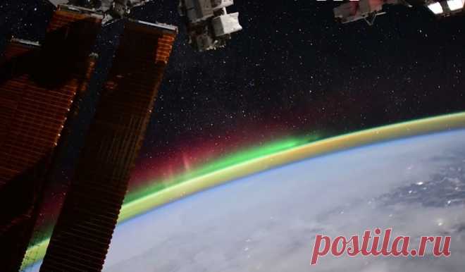 Российский космонавт показал полярное сияние и свечение Земли (видео) - Hi-Tech Mail.ru