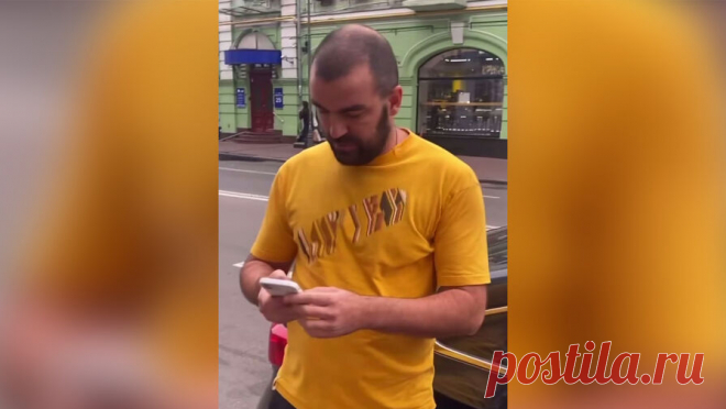В Киеве пассажирки возмутились нежеланию таксиста переходить на украинский язык. На Украине женщины утроили скандал после того, как водитель такси отказался переходить на украинский язык. Об этом сообщает издание "Страна.ua". Инцидент произошел в Киеве. Две женщины сели в такси и потребовали, чтобы мужчина ...