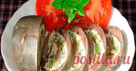 ВКУСНЕЙШАЯ И ОРИГИНАЛЬНАЯ ЗАКУСКА ИЗ СЕЛЬДИ    Ингредиенты:  сельдь с/с 1 шт.  огурец 1-2 шт.  мягкий сливочный сыр 100 гр.  Приготовление: