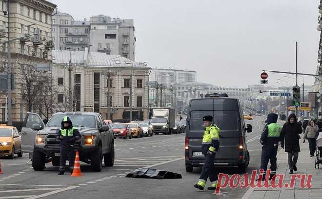 МВД включит в рейтинг автошкол данные о погибших в ДТП выпускниках. Конкретные критерии для рейтинга должно определить правительство. Среди предложений — число ДТП с выпускниками автошкол, доля сдавших экзамен с первого раза, а также данные о погибших в авариях бывших учениках