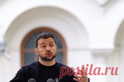 Зеленский тайно предупредил Запад о судьбе контрудара ВСУ. Президент Украины Владимир Зеленский, заявив, что контрнаступление Вооруженных сил страны (ВСУ) откладывается, передал Западу другую информацию. Киевский аналитик Мария Золкина предположила, что таким образом Зеленский отправил западным странам секретное послание о возможном провале контрудара ВСУ.