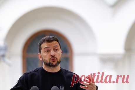 Зеленский тайно предупредил Запад о судьбе контрудара ВСУ. Президент Украины Владимир Зеленский, заявив, что контрнаступление Вооруженных сил страны (ВСУ) откладывается, передал Западу другую информацию. Киевский аналитик Мария Золкина предположила, что таким образом Зеленский отправил западным странам секретное послание о возможном провале контрудара ВСУ.