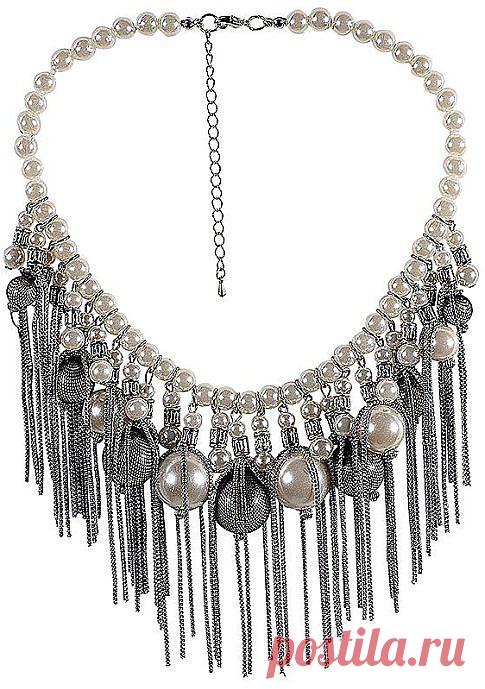 Большое колье серого цвета с подвесками