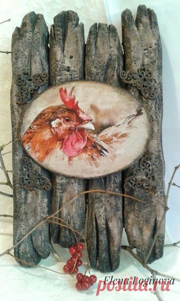 Пеноплекс — достаточно податливый и недорогой материал для создания поделок. Он продается в обычном строительном магазине. 
Из пеноплекса легко выходят фактуры: деревянная вывеска, каменная стена, кора дерева и т.д.Образцы работ из пеноплекса, взятые из интернета.