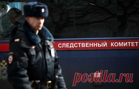 Избившие мужчину в метро Москвы угрожали полиции ножом и перцовым баллончиком. Центральный аппарат СК возбудил уголовное дело о покушении на убийство после того, как компания в метро избила молодого человека