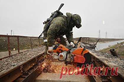 6 августа: какой праздник отмечают в России и мире. 6 августа в России отмечают День железнодорожных войск, а в мире — День борьбы за запрещение ядерного оружия и Международный день «Врачи мира за мир». Православные верующие вспоминают князей Бориса и Глеба. Подробнее о торжествах, приметах и знаменитых именинниках 6 августа — в материале «Ленты.ру».