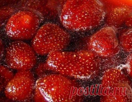 Лучшие кулинарные рецепты: Как варить клубничное варенье