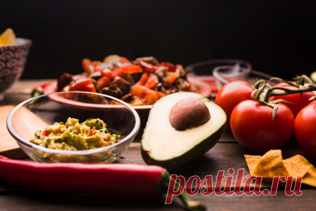 Остро, ярко и вкусно: лучшие рецепты мексиканской кухни для вашего стола. Остро, ярко и вкусно: лучшие рецепты мексиканской кухни для вашего столаСегодня приглашаем в удивительное путешествие по миру мексиканской кухни. Если вы еще не знакомы с неповторимыми ароматами, вкусами и традициями, то приготовьтесь к настоящему празднику для желудка и души. Мексиканская кухня – это многообразие вкусов, ароматов и текстур, которые удивят даже самого искушенного кулинарного эксперта. И главное – эти…