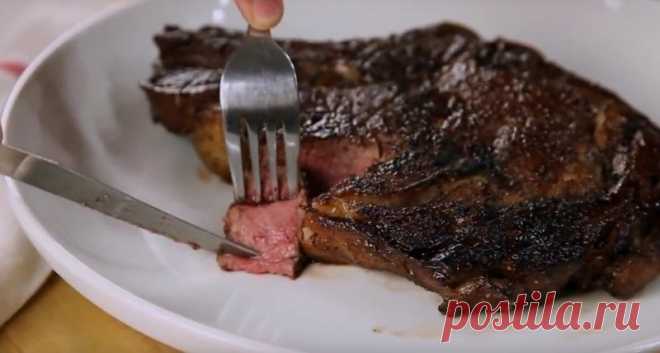 Вы и не догадывались, что идеальный стейк готовится именно так!