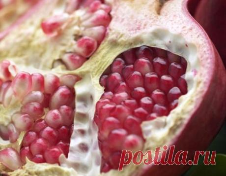 Водный настой сухих корок граната излечит все!
1. Излечение за 5 часов от любых штаммов дизентерии, сальмонеллёза, брюшного тифа, холеры, острого аппендицита (необходимость в хирургической операции отпадает).
2. Излечение за одну неделю от следующих заболеваний: язва желудка, язва кишечника (тонкая кишка), колит — воспалительный процесс в толстой кишке, дисбактериоз.
По просьбам читателей даю рецепт приготовления водного настоя сухих корок плода граната и его применения.
Примерное весовое соо