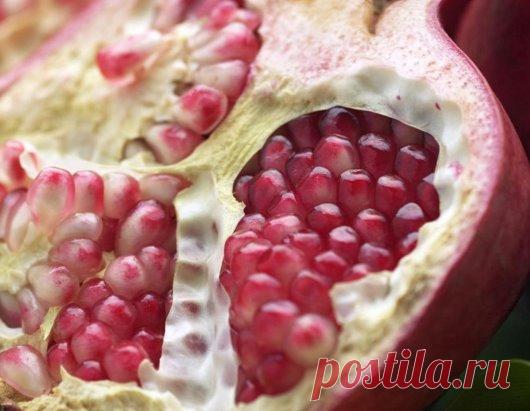 Водный настой сухих корок граната излечит все!
1. Излечение за 5 часов от любых штаммов дизентерии, сальмонеллёза, брюшного тифа, холеры, острого аппендицита (необходимость в хирургической операции отпадает).
2. Излечение за одну неделю от следующих заболеваний: язва желудка, язва кишечника (тонкая кишка), колит — воспалительный процесс в толстой кишке, дисбактериоз.
По просьбам читателей даю рецепт приготовления водного настоя сухих корок плода граната и его применения.
Примерное весовое соо