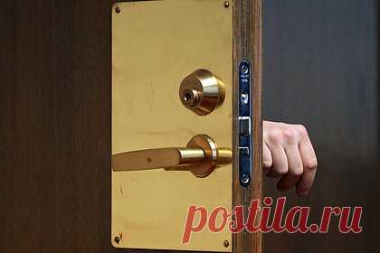 Россиян призвали срочно намазать двери вазелином
