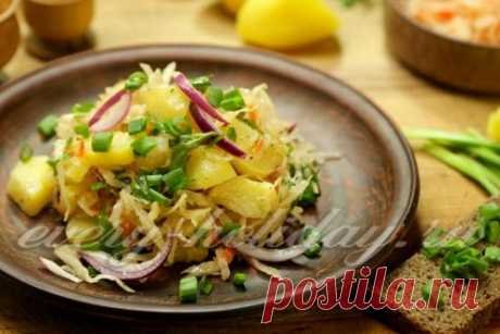 Салат из квашеной капусты с картофелем
